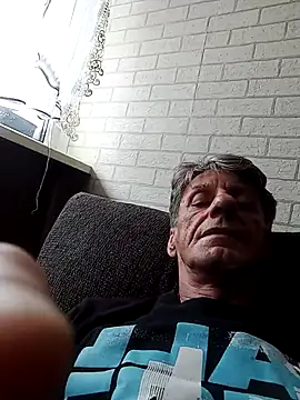 Snapshot of Tomyjumpxxxxx chatting on 09.30.25 Tomyjumpxxxxx online show from 09.30.25