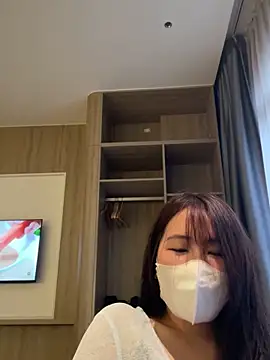 Onee-Chew online show from 05.10.26