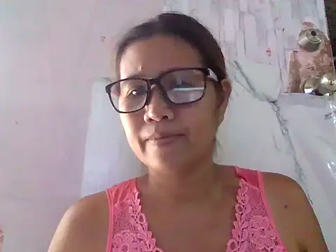 Snapshot of sweet_smile4u chatting on 04.04.26 sweet smile4u online show from 04.04.26