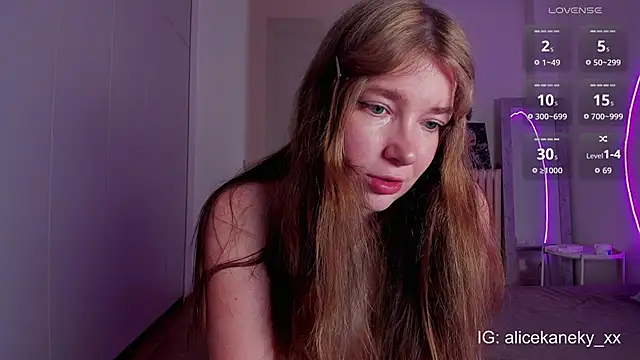 Snapshot of alicekaneky chatting on 01.08.26 alicekaneky online show from 01.08.26