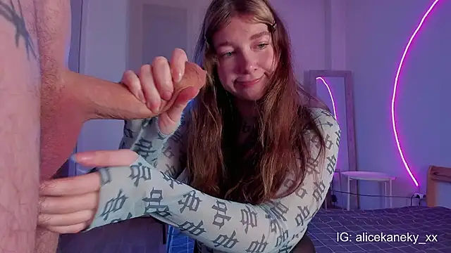 Snapshot of alicekaneky chatting on 02.08.26 alicekaneky online show from 02.08.26