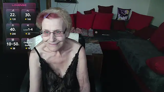 HeisseomaOriginal online show from 01.13.25