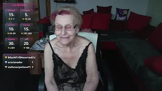 HeisseomaOriginal online show from 01.17.25