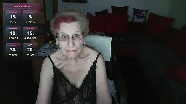 HeisseomaOriginal online show from 01.24.25