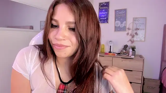 bluee hazell online show from 03.07.25