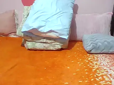 Snapshot of miss_melis chatting on 12.15.25 miss melis online show from 12.15.25