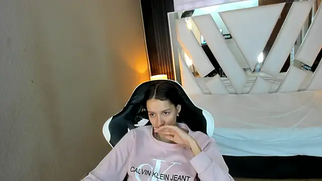Linda4Petite online show from 04.26.26