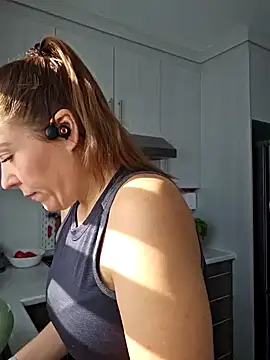 Ellie-L-Elizabeth online show from 01.28.25