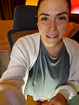 Ellie-L-Elizabeth online show from 02.25.25