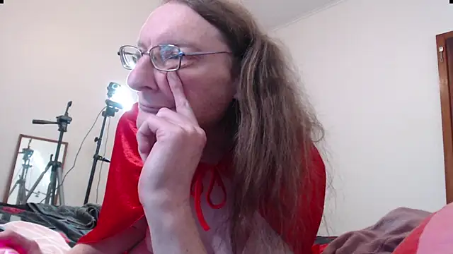 Snapshot of CDAdalyn chatting on 06.25.26 CDAdalyn online show from 06.25.26