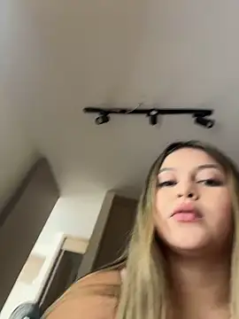 Snapshot of lunablossom_ chatting on 03.02.26 lunablossom online show from 03.02.26