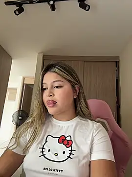 Snapshot of lunablossom_ chatting on 03.03.26 lunablossom online show from 03.03.26