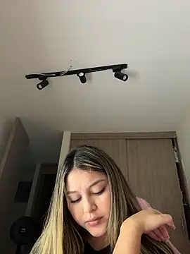 Snapshot of lunablossom_ chatting on 03.07.26 lunablossom online show from 03.07.26