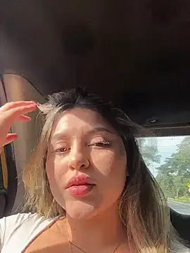 Snapshot of lunablossom_ chatting on 03.17.26 lunablossom online show from 03.17.26