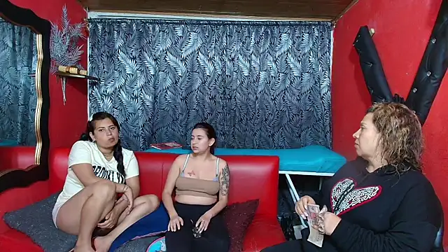 Snapshot of lesbiancuple chatting on 02.12.25 lesbiancuple online show from 02.12.25
