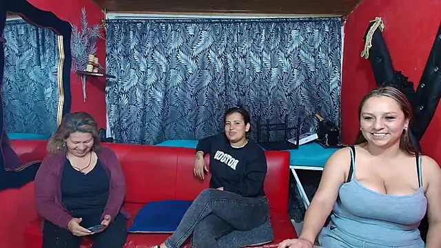 Snapshot of lesbiancuple chatting on 03.07.25 lesbiancuple online show from 03.07.25