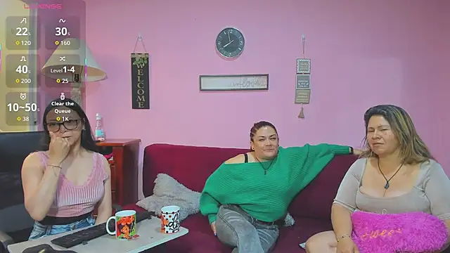 Snapshot of lesbiancuple chatting on 10.11.25 lesbiancuple online show from 10.11.25