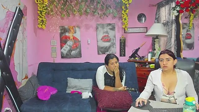 lesbiancuple online show from 04.28.26