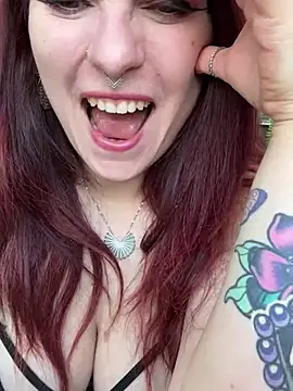 LunaMoongirl online show from 03.04.25