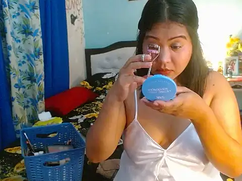 Snapshot of PearlOfAsia21 chatting on 11.25.25 PearlOfAsia21 online show from 11.25.25