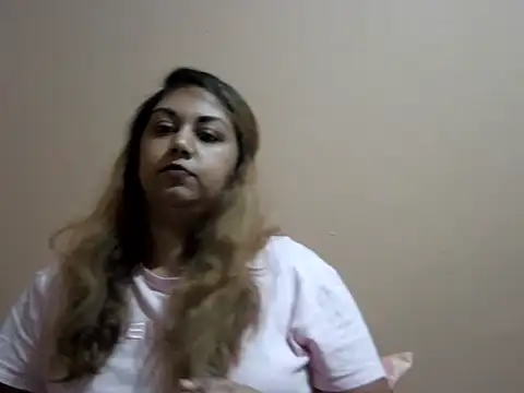 bellachow10 online show from 11.08.25