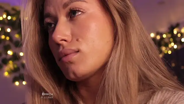 Snapshot of Blondie_Bunny chatting on 11.27.25 Blondie Bunny online show from 11.27.25