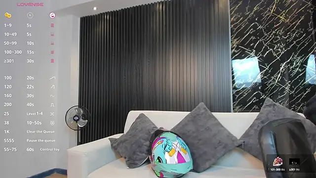 kimbrownn online show from 02.04.25