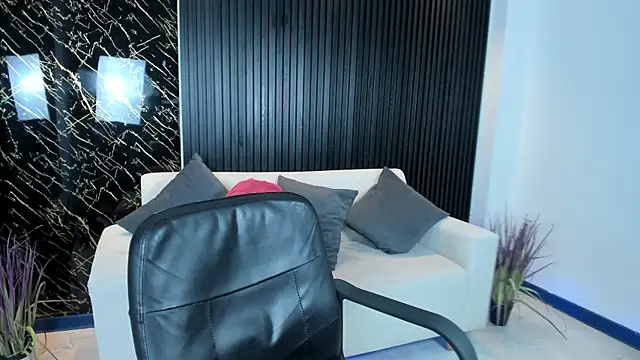 kimbrownn online show from 11.04.25