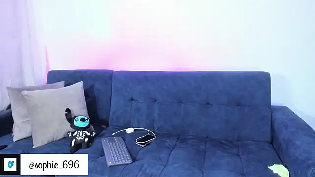 Snapshot of sophie_cute66 chatting on 10.27.25 sophie cute66 online show from 10.27.25