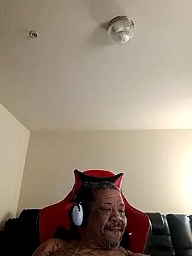 Snapshot of yellowwetfox chatting on 03.16.26 yellowwetfox online show from 03.16.26