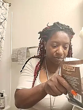 Snapshot of markquanna chatting on 10.26.25 markquanna online show from 10.26.25