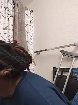 Snapshot of markquanna chatting on 10.28.25 markquanna online show from 10.28.25