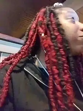 Snapshot of markquanna chatting on 10.28.25 markquanna online show from 10.28.25