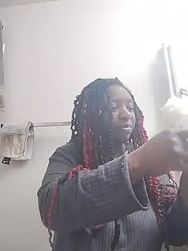 Snapshot of markquanna chatting on 11.02.25 markquanna online show from 11.02.25