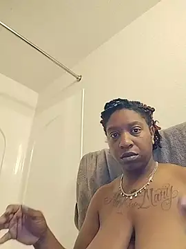 Snapshot of markquanna chatting on 11.07.25 markquanna online show from 11.07.25