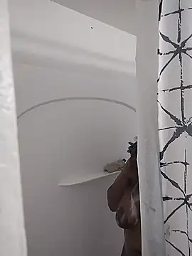 Snapshot of markquanna chatting on 11.08.25 markquanna online show from 11.08.25