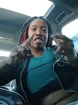 Snapshot of markquanna chatting on 11.10.25 markquanna online show from 11.10.25