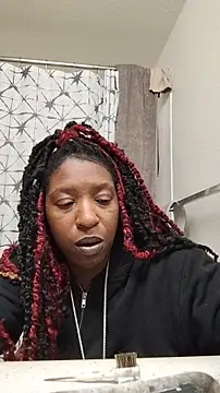 Snapshot of markquanna chatting on 11.12.25 markquanna online show from 11.12.25