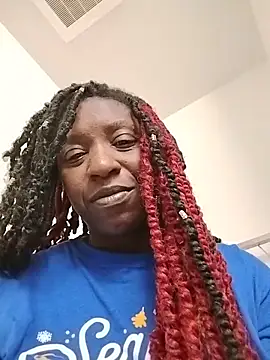 Snapshot of markquanna chatting on 11.24.25 markquanna online show from 11.24.25