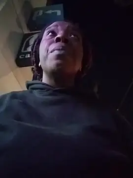 Snapshot of markquanna chatting on 11.27.25 markquanna online show from 11.27.25