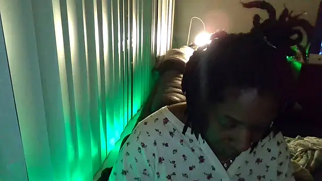 Snapshot of markquanna chatting on 01.15.26 markquanna online show from 01.15.26