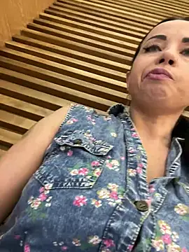 CrazzyChicks online show from 06.19.26