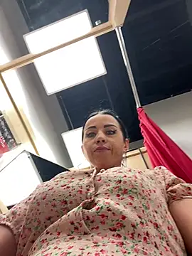 CrazzyChicks online show from 06.25.26