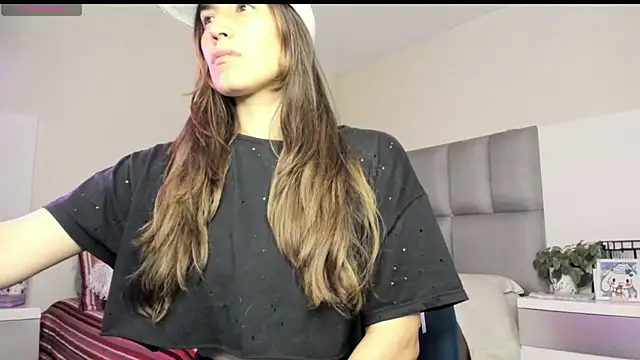 Snapshot of Charlotte7-7 chatting on 09.23.25 Charlotte7-7 online show from 09.23.25