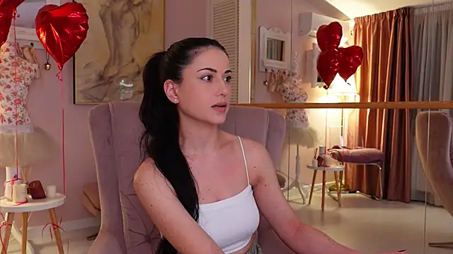 Snapshot of OliviaSirena chatting on 02.26.26 OliviaSirena online show from 02.26.26