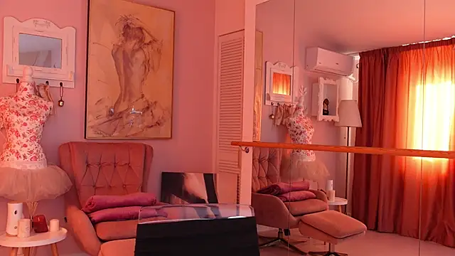 Snapshot of OliviaSirena chatting on 03.12.26 OliviaSirena online show from 03.12.26