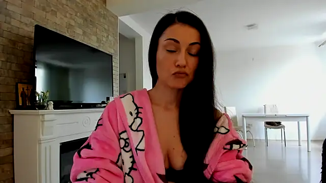 Snapshot of OliviaSirena chatting on 03.27.26 OliviaSirena online show from 03.27.26