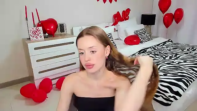 Snapshot of _Sweet__Cherry_ chatting on 02.09.25 Sweet Cherry online show from 02.09.25