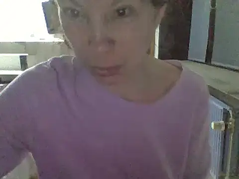 Snapshot of Moi_Lina chatting on 03.18.25 Moi Lina online show from 03.18.25