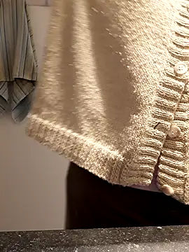 Snapshot of Moi_Lina chatting on 11.08.25 Moi Lina online show from 11.08.25